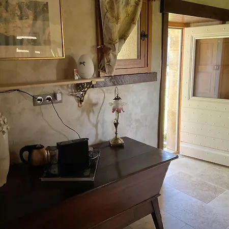 לינה וארוחת בוקר La Reserve De Rilhat 4*