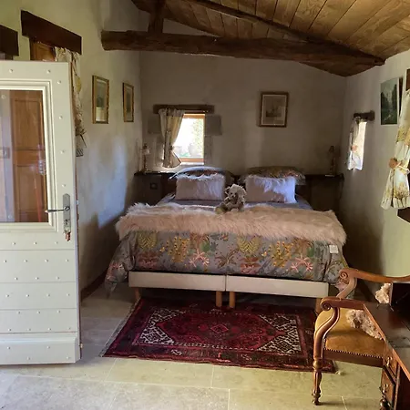 La Reserve De Rilhat לינה וארוחת בוקר